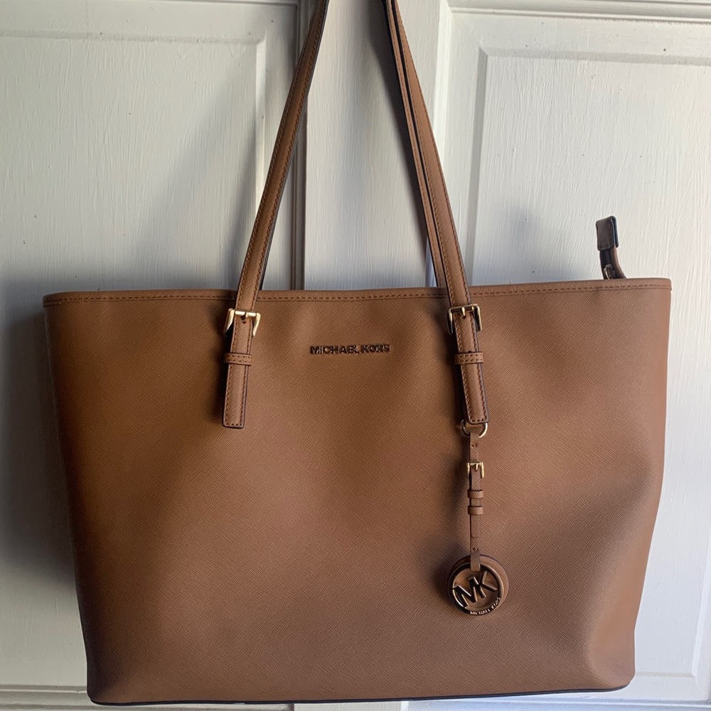 Micheal Kors purse